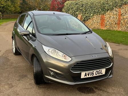 FORD FIESTA 1.0 T EcoBoost Titanium