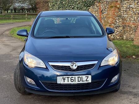 VAUXHALL ASTRA 1.7 CDTi ecoFLEX Exclusiv